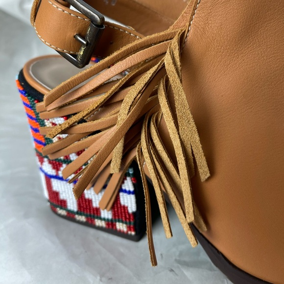 NWOT Donald J. Pliner OMARA Donald & Lisa Signature Beaded Block Heels Size 8.5 - Picture 7 of 17